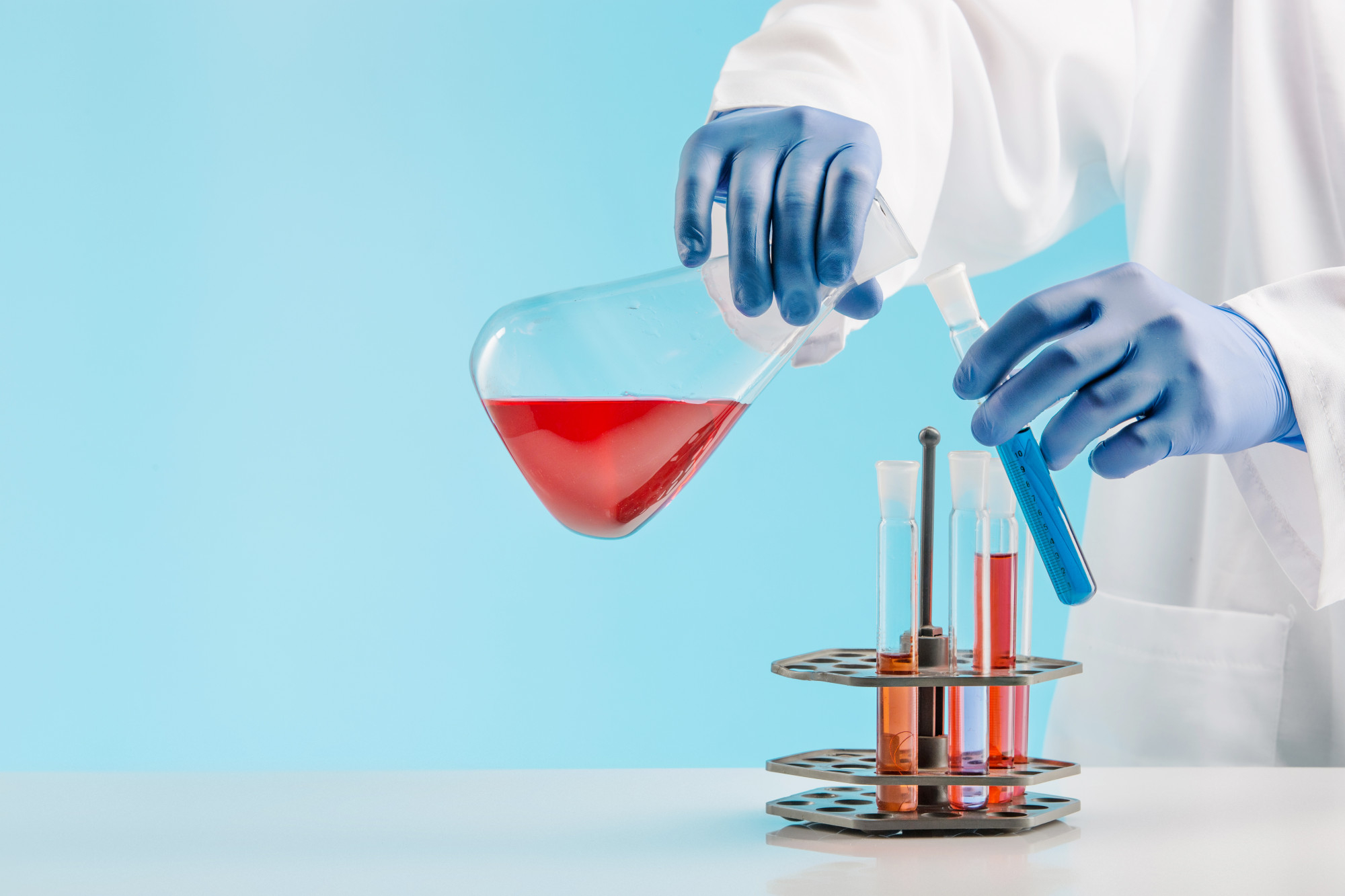 https://agratchempharma.com/wp-content/uploads/2022/12/experiments-chemistry-lab-conducting-experiment-laboratory-2.jpg